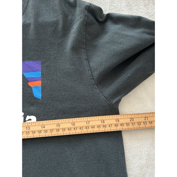 Patagonia Mens Shirt Small Charcoal Lightweight Outdoors Hiking Logo Climbing - Picture 7 of 9